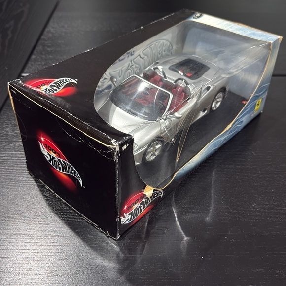 Ferrari 360 Spider Hotwheels Large Scale Model Car - Picture 2 of 8